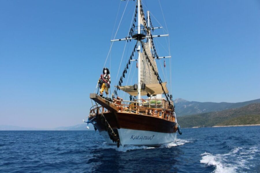 Kusadasi: Boat Trip with Lunch and Transfer - A Closer Look at the Experience