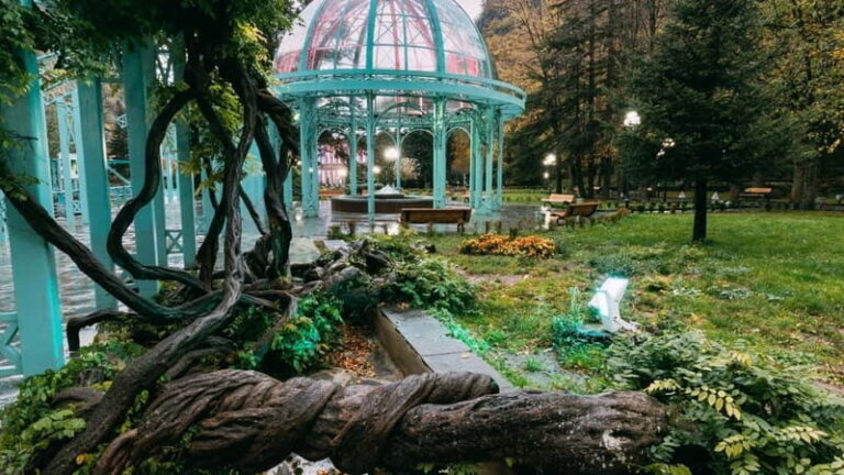 Kutaisi: Borjomi, Rabati Castle and Vardzia Private Day Tour - Who Should Consider This Tour?