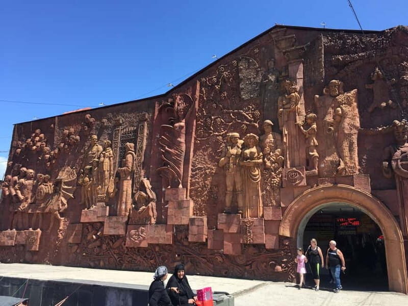 Kutaisi: Cultural Walking Tour - Cultural and Artistic Touches