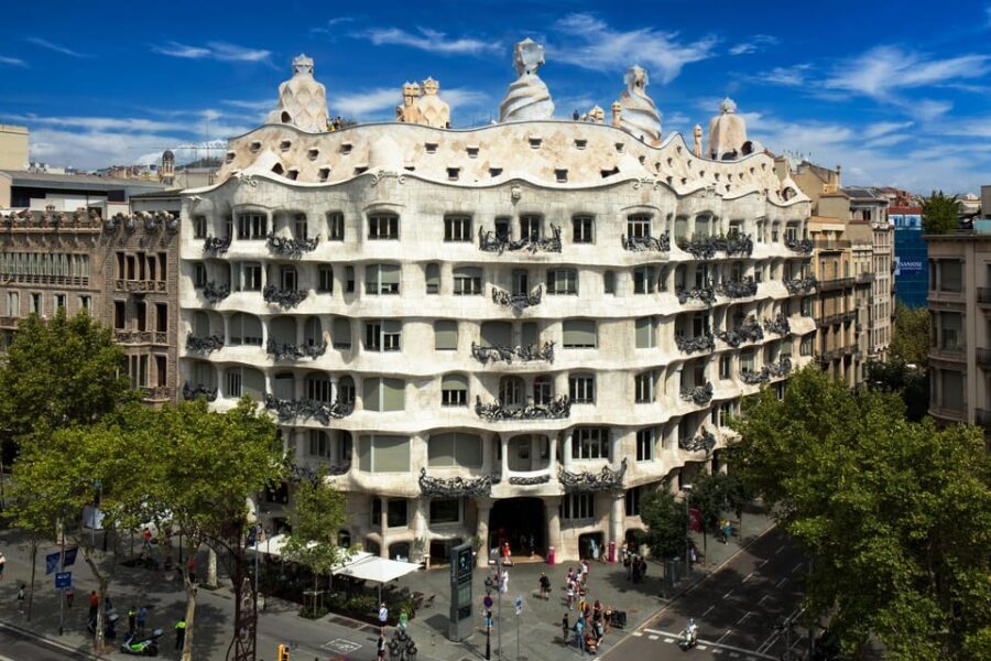 La Pedrera Premium: Exclusive Tour with Cava & Stunning View - Who Will Appreciate This Tour?