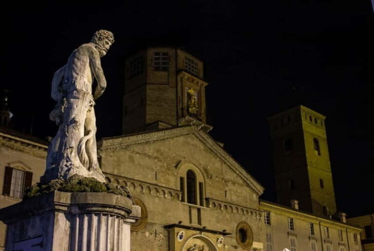 La Reggio Noire: a tour of the crime stories of the past by Night. - The Experience: What Will You Really Get?