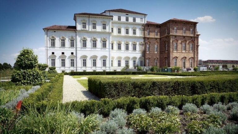 La Venaria Reale Entry Ticket and Hop-on Hop-off Bus Tour - The Cultural Treasure of La Venaria Reale