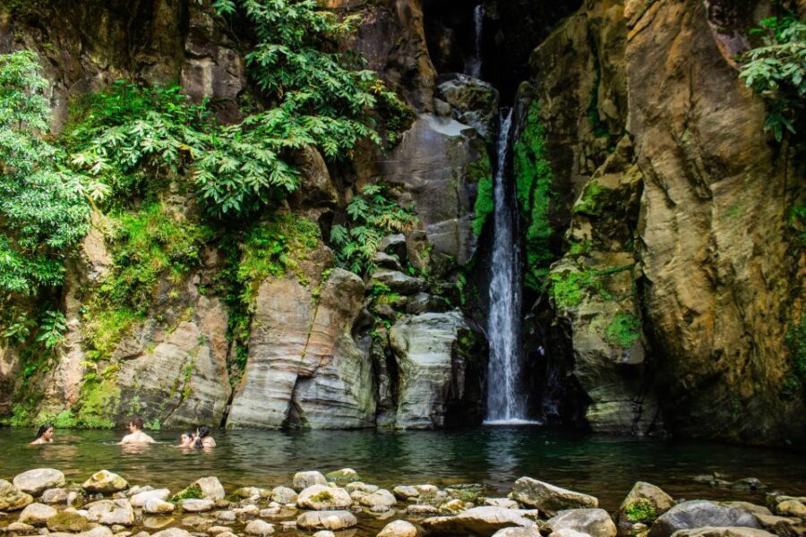 Lagoa do Fogo: Biologist-guided Volcano Geo Tour +Hotsprings - Transportation and Group Size