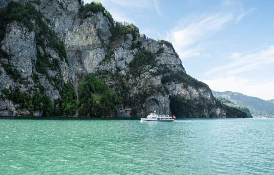 Lake Uri Cruise - Roundtrip from Brunnen to Flüelen - The Boat Experience