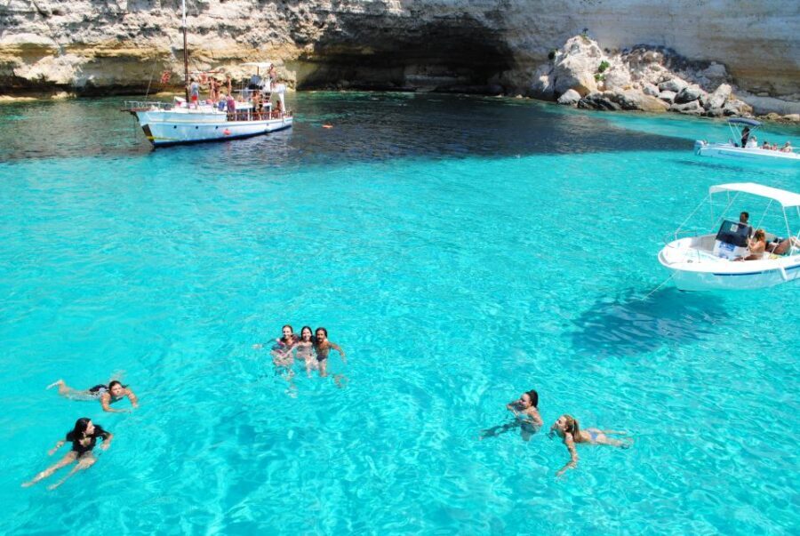 Lampedusa: Pirate Ship Boat Tour with Lunch and Music - What Can You Expect During the Day?