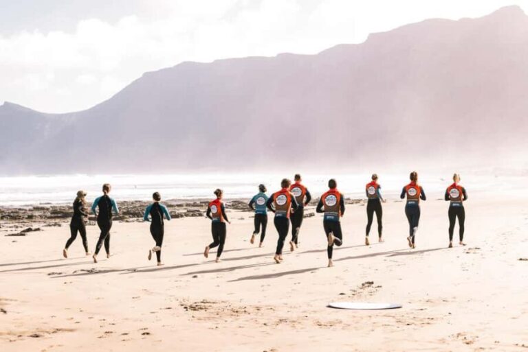 Lanzarote: Surf Experience in Famara with MauriSurf - The Experience in Action: Insights from Reviews