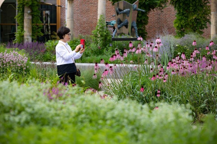 Laren: Skip-the-Line Singer Laren Museum Entry Ticket - Navigating the Visit