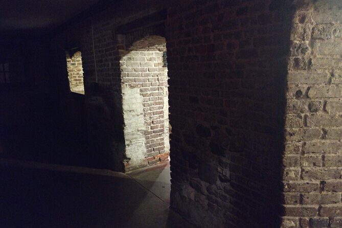 Late Night Savannah Haunted Pub Crawl - The Experience and the Guides