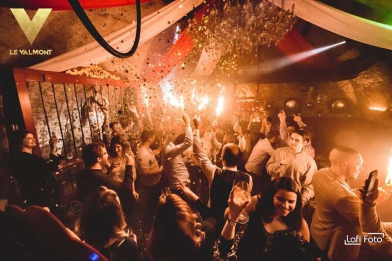 Le Valmont NYE with Open Bar, Live Music & Dj - Who Should Consider This Experience?