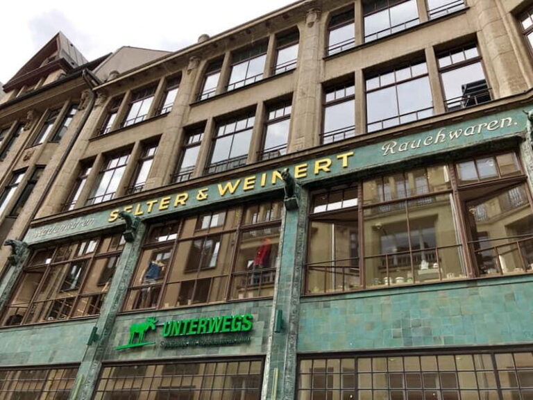 Leipzig: City Tour 2.0 Spot Past with Mobile Projections - The Sum Up