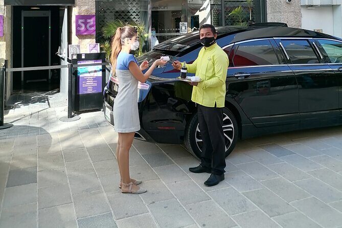 Lincoln Strecth Limousine with Wi Fi on board - What to Expect on the Day