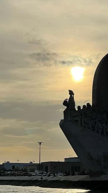 Lisboa:Sunset Sailing Tour at Tagus River with welcome drink - What to Expect: A Step-by-Step Breakdown