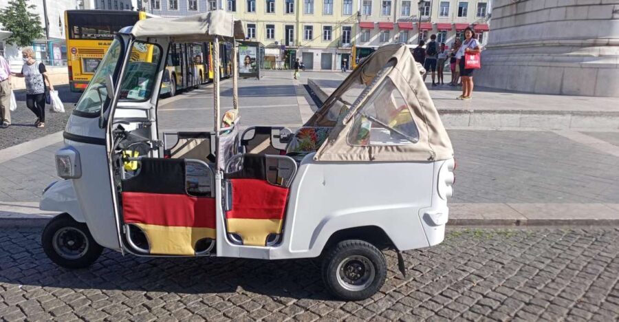 Lisbon: 1,5 Hours Historical Tuk Tour for Two Persons. - Evaluating the Value