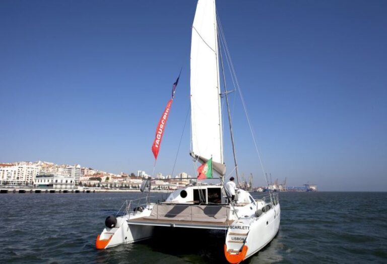 Lisbon 1H Private Tour by SAILBOAT / SAIL / POWER CATAMARAN - An In-Depth Look at the Lisbon Private Yacht Tour