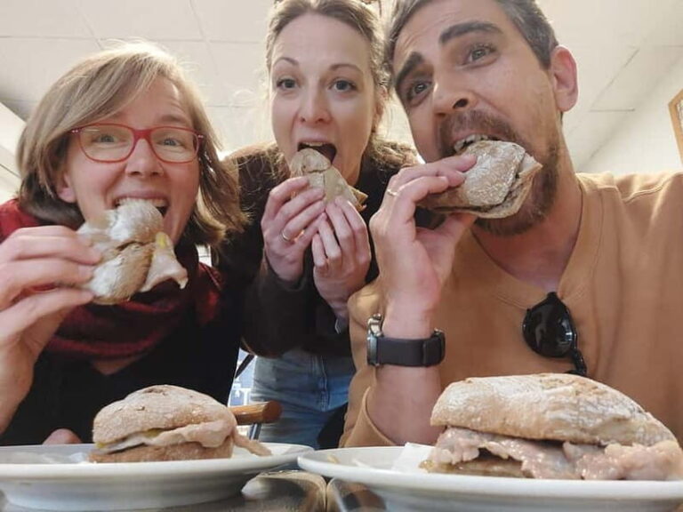 Lisbon: 2.5-hour city tour with 4 local tastings - The Food and Tasting Experience