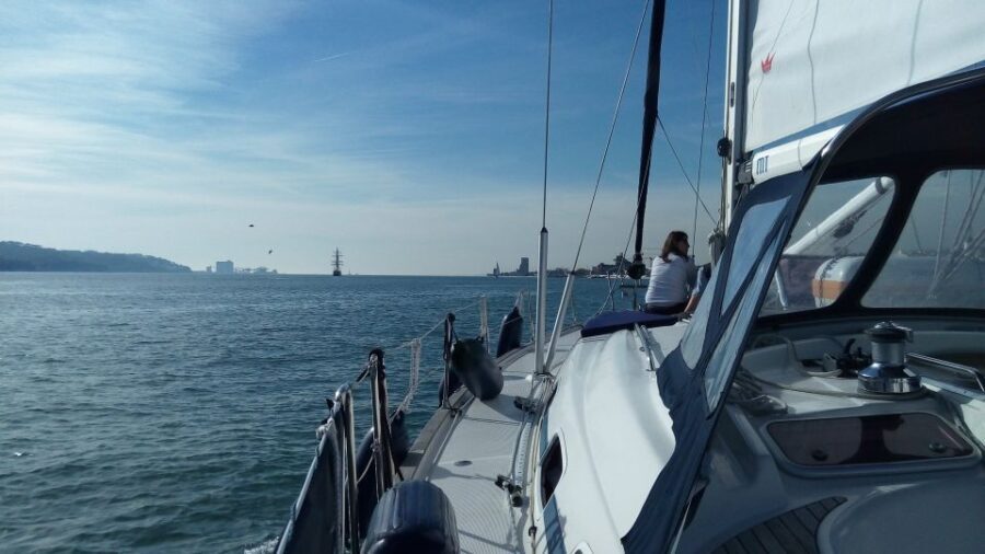Lisbon: 2-Hour Sailing Yacht Cruise & Guided Tour w/2 drinks - The Experience in Detail: What You Can Expect