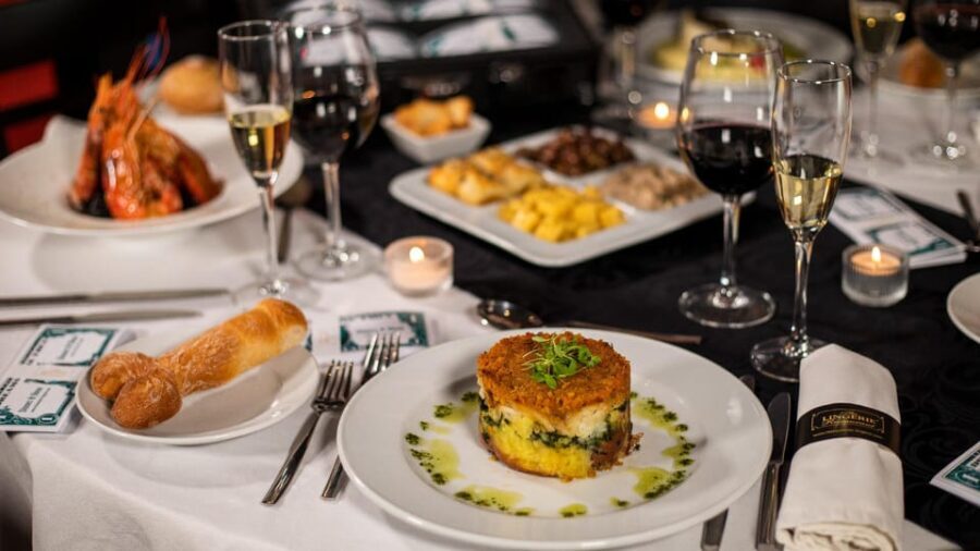 Lisbon: Erotic Cabaret Show and Dinner - Who Will Love This Experience?