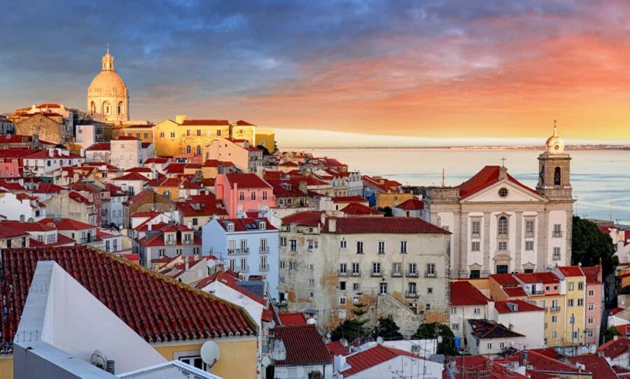 Lisbon: Fado Night Tour with Dinner and Show - The Breakdown of the Itinerary