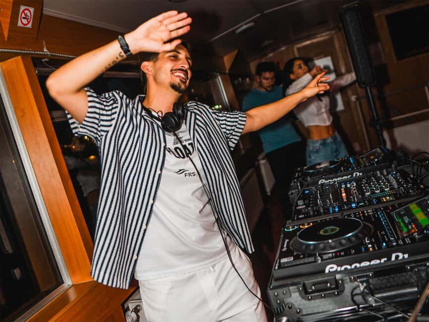 Lisbon Float Party: Most exclusive Boat Party in Lisbon - The Itinerary Breakdown