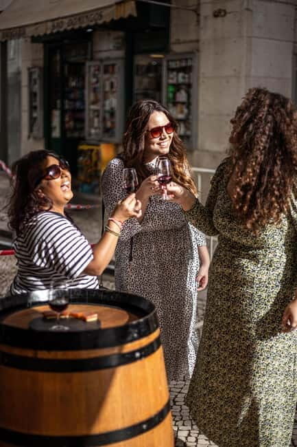 Lisbon: Food Tasting Tour by Tuk Tuk with 2 Stops - In-Depth Look at the Tour