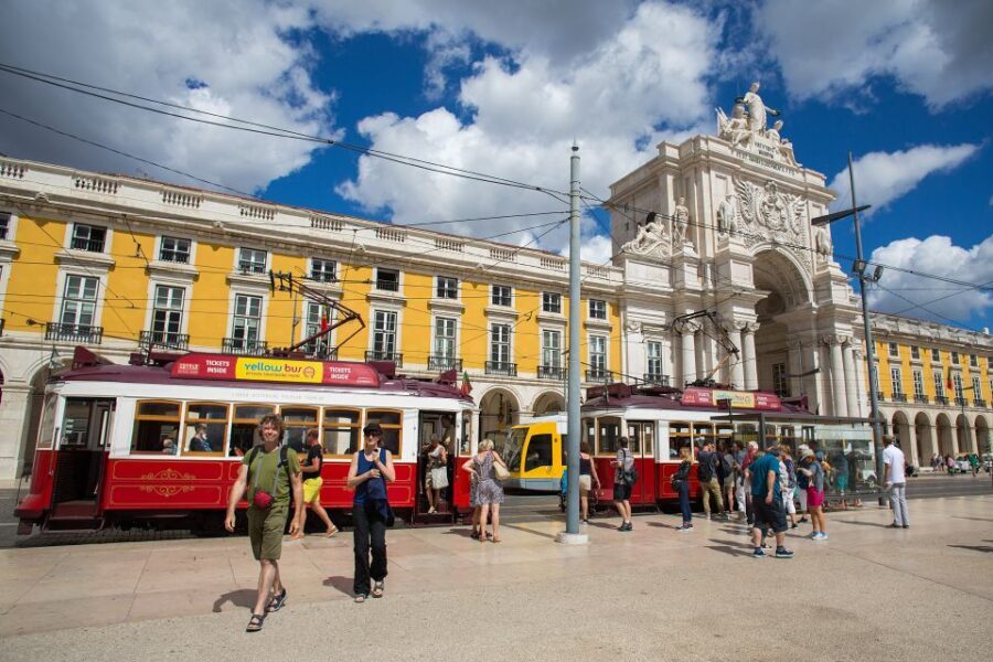 Lisbon: Hills Red Tram Tour by Tram 28 Route 24-Hour Ticket - The Route Breakdown: What to Expect