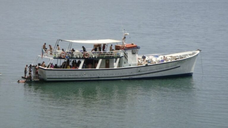 Lisbon: New Year's Eve Tagus River Cruise with Open Bar - The Itinerary in Detail