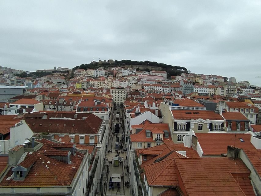 Lisbon Old Town sightseeing with tuk tuk - Authentic Local Touches