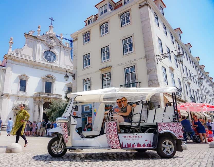 Lisbon: Private Christmas Lights Tuk Tuk Tour - Why This Tour Works Well
