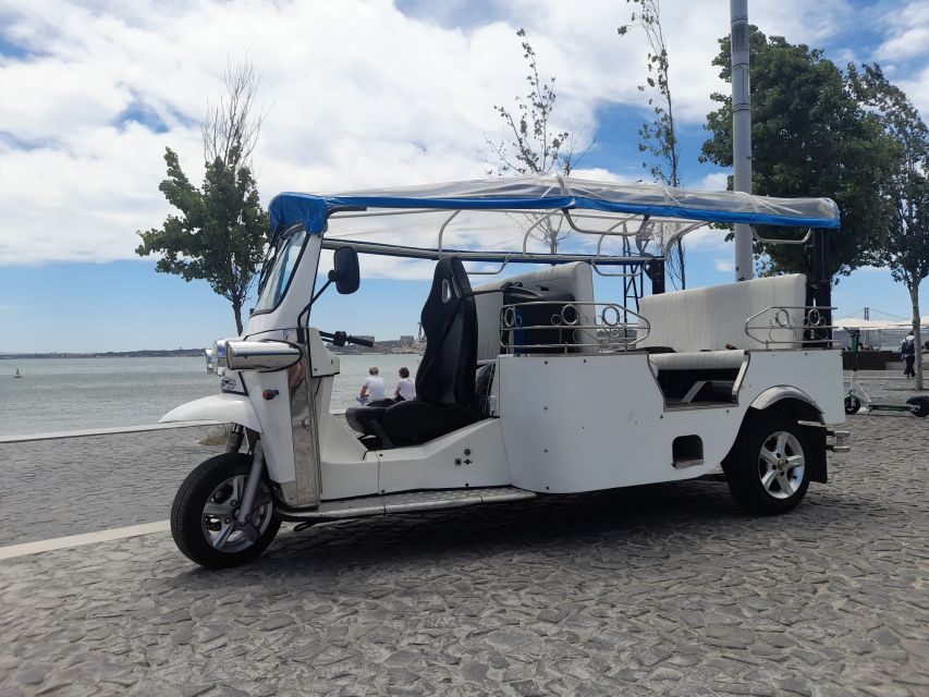 Lisbon: Private Eco Tuk-Tuk Tour for 2 Hours - What Does the Itinerary Look Like?