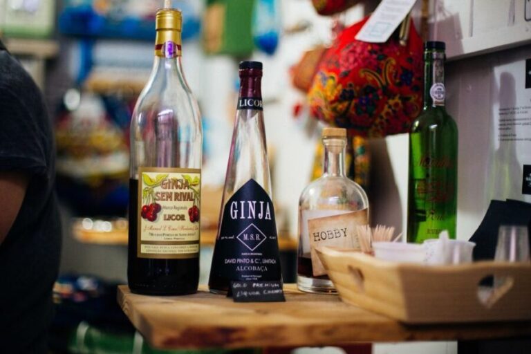 Lisbon: Private Evening Tour with Drinks & Bites in Alfama - A Closer Look at What to Expect