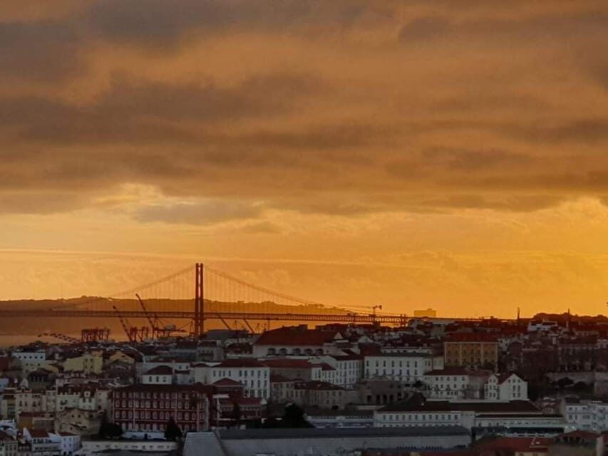 Lisbon: Private Highlights Tuk-Tuk Tour with Tapas and Wine - What to Expect: The Itinerary Breakdown