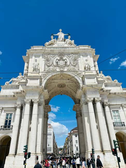 Lisbon: Private Tour with Local Artists - The Itinerary: What to Expect