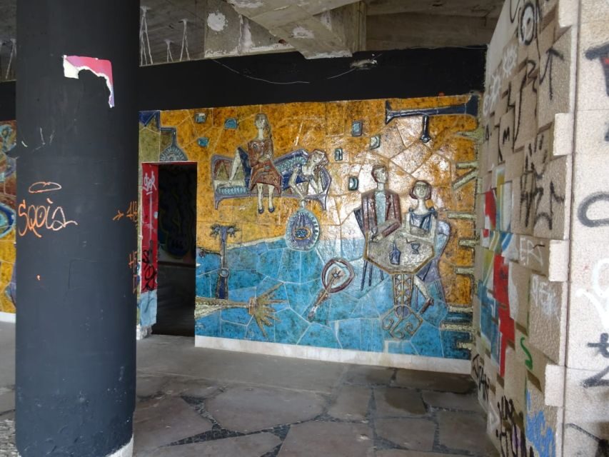 Lisbon: Private Tuk-Tuk Street Art Tour for 2,5 hours - What’s Included and What’s Not