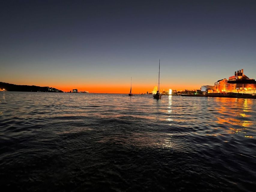 Lisbon: Sailboat Sunset Tour with a Drink - The Experience in Practice