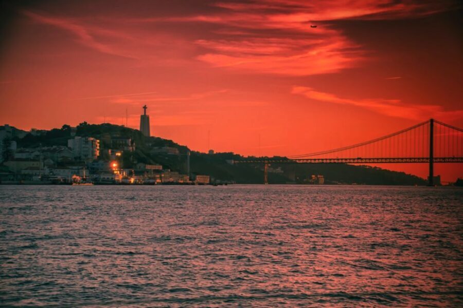 Lisbon: Sailboat Tour w/ Local Guide and Open Bar Green Wine - The Itinerary: A Smooth Mix of Sightseeing and Stories