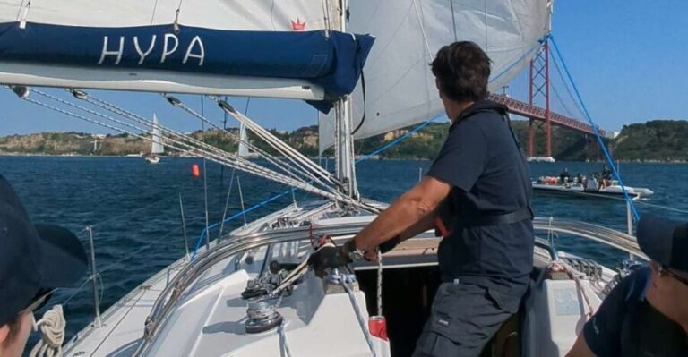 Lisbon: Sailing Initiation - 2 or 4 hours - The Experience for Different Travelers