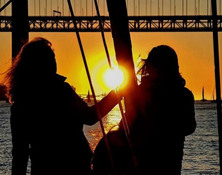 Lisbon: Scenic Day & Sunset Boat Tour with a Drink - What To Expect on the Tour