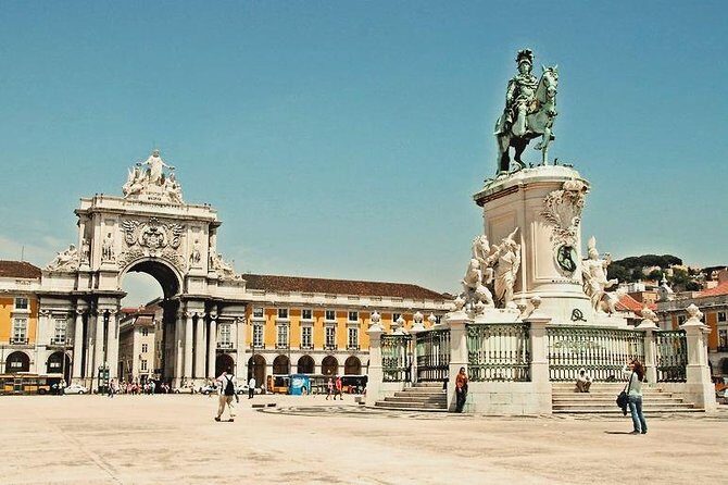 Lisbon Shore Excursion: Private Lisbon, Sesimbra and Arrábida with Wine Tasting - Transport and Convenience