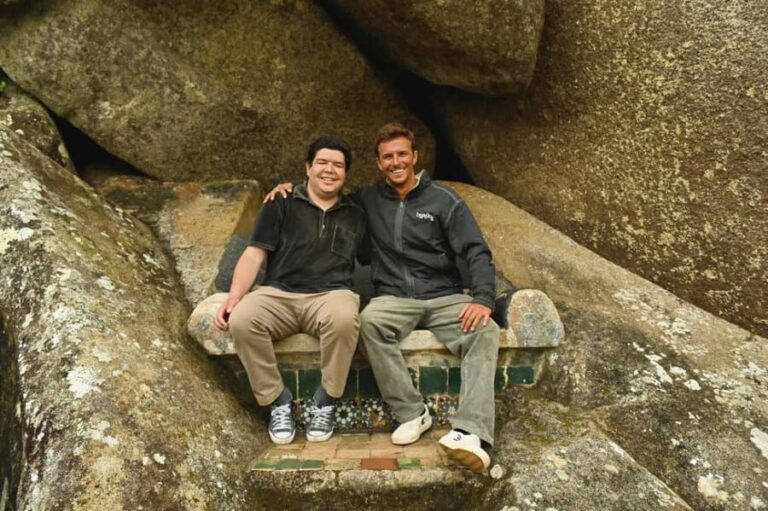 Lisbon: Sintra, Cascais & Pena Palace Tour with Lunch - Exploring Sintra’s Streets