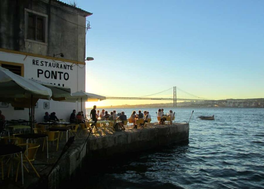 Lisbon: South of the City Historical Tour with Sunset Picnic - The Itinerary in Detail