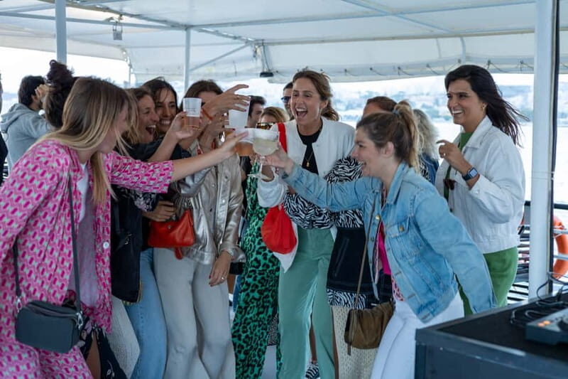 Lisbon: Sunset Boat Tour with Music and Drinks - Drinks, Music, and Overall Experience