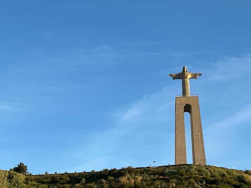 Lisbon: Sunset Sailing with Local Wine & Stunning Views - The Itinerary Breakdown