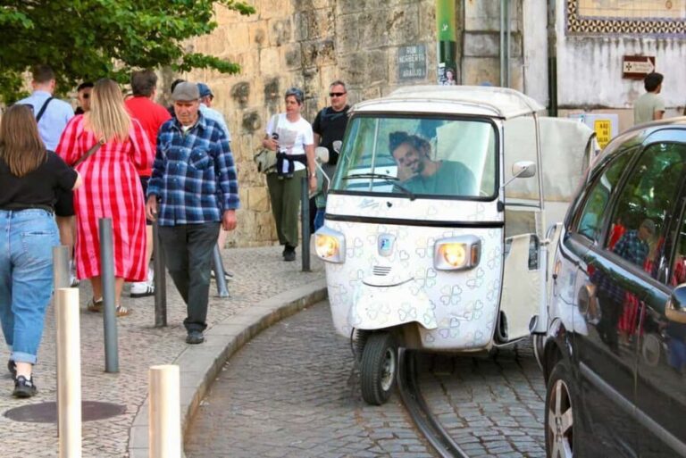 Lisbon: Tuk-Tuk Tour with Free Photos and Videos - What to Expect from the Itinerary
