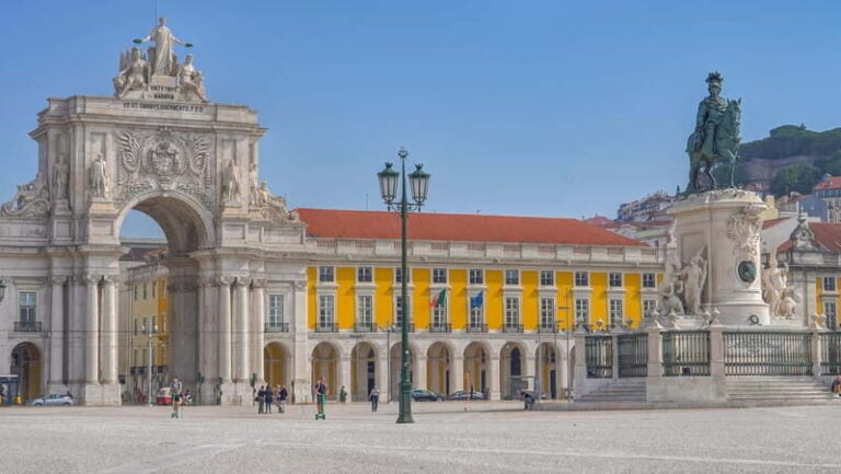 Lisbon Walk: Old Quarter, Hidden Walls & Stunning Views - Analyzing the Value