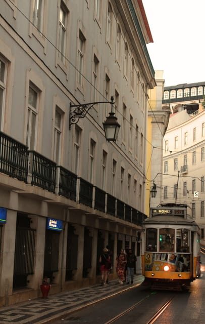 Lisbon's Roots: Tuk tuk experience throuth the Old Lisbon - Value and Booking Considerations