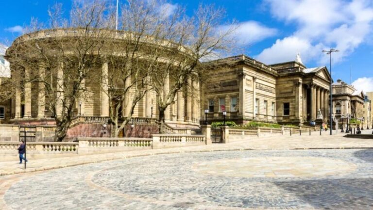 Liverpool: Best of Liverpool Sightseeing Private Taxi Tour - How the Tour Unfolds