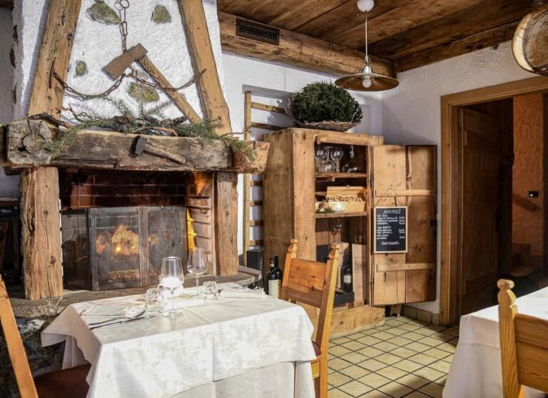 Livigno: 3-Course Lunch in a Mountain Hut with Wine - Who Would Enjoy This?