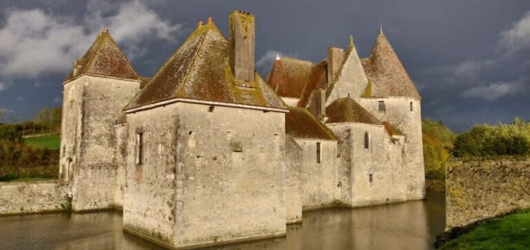Loire Valley; Gastronomic Tour; Medieval Castle - Gastronomic Tour and Wine Tastings