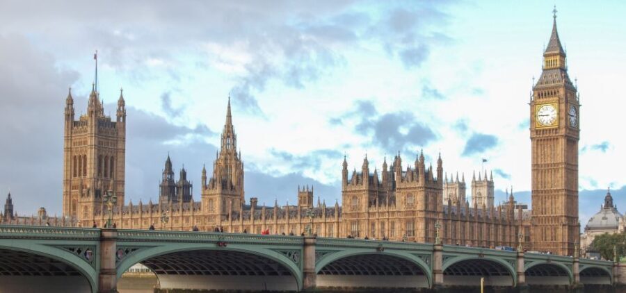 London: App-Based Walking Tour with 30 Stops - The Pros and Cons