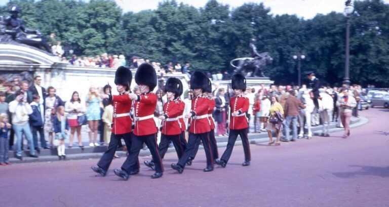 London: Buckingham Palace and Changing of the Guards Tour - Who Will Enjoy This Tour?